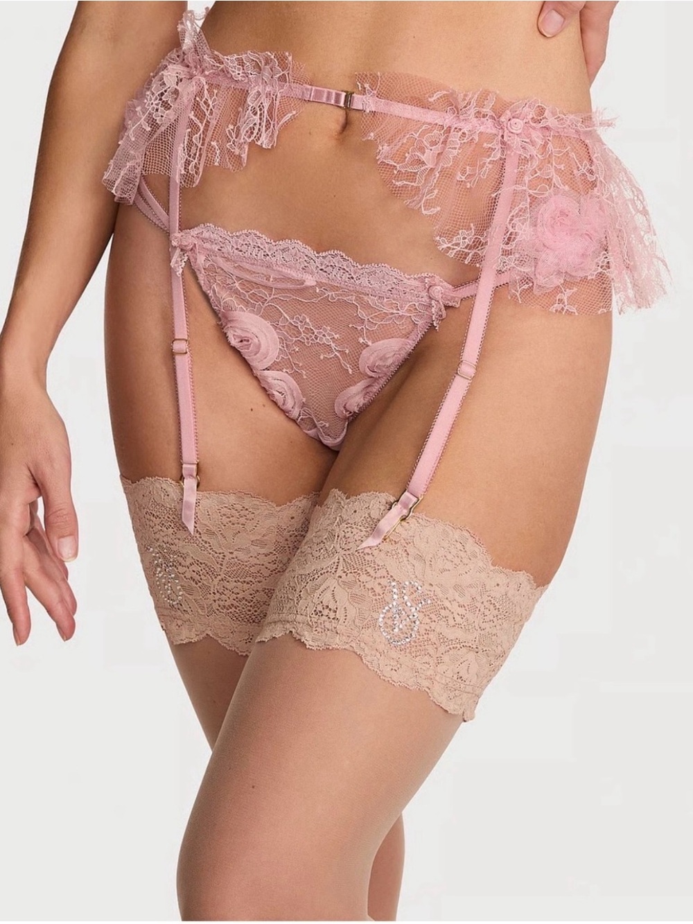 NWT Victoria's Secret Rosette Reverie Lace Garter Belt & Thong Lingerie Set Size